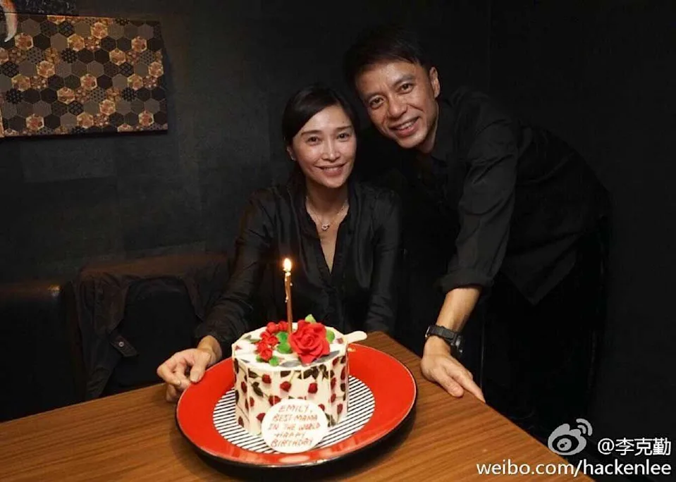 一見鍾情就是30年！54歲男星「談起愛妻仍臉紅」：她是無可取代的女人　「財政大權全歸她」要太太安心當少奶奶