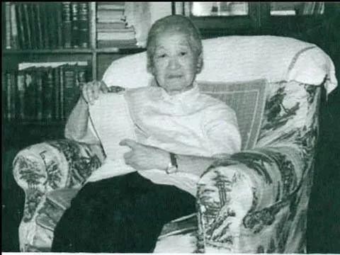 她19歲嫁人52歲守寡！卻養育了「13個博士」柯林頓都對她讚不絕口　活了106歲「家訓僅12字」