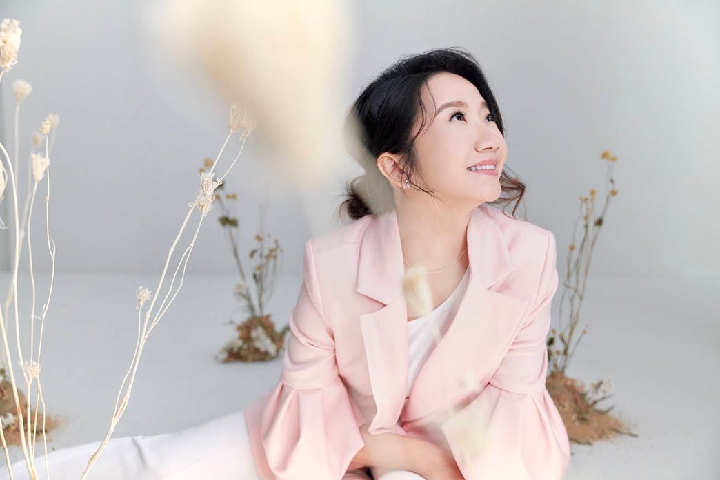 不怕更年期報到！陶晶瑩年過50「用一招解套」笑笑面對　「4字曝幸福不二心法」被喻演藝圈最幸福女人
