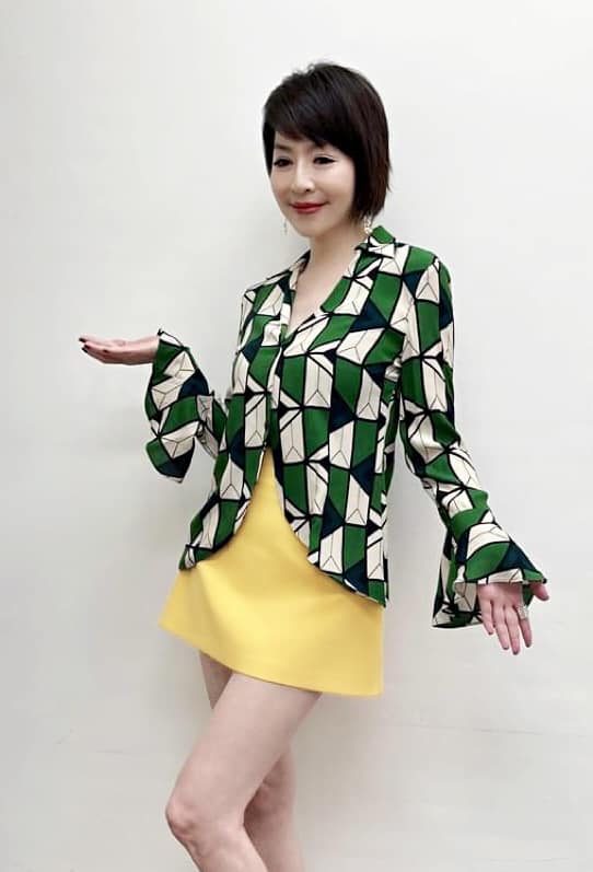 57歲辣姊曝光！曾莞婷「合體內衣皇后亮相」曝18年姊妹緣　副業全賠光「投資自己最賺」