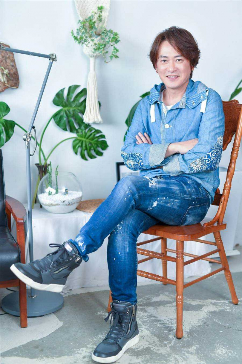 24孝好爸爸！王識賢鐵漢柔情「為妻小包辦家事」什麼都搶著做　「幸好孩子懂感恩」暖喊：女兒沒白疼