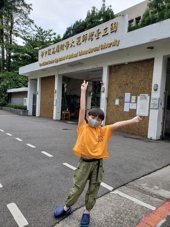 戲外是學霸！《一家團圓》全全「宣布高分錄取」獎盃一整排　每天苦練6小時「網讚音樂神童」