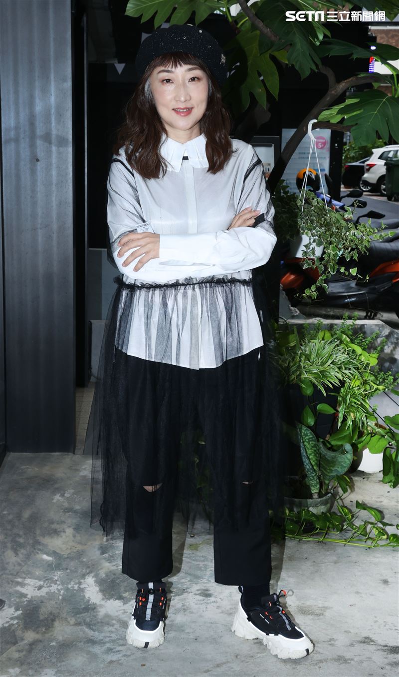 美聲成絕響！藍心湄突PO舊照「一堆大咖明星」勾回憶　網卻嘆「她25歲就走了」出意外走了