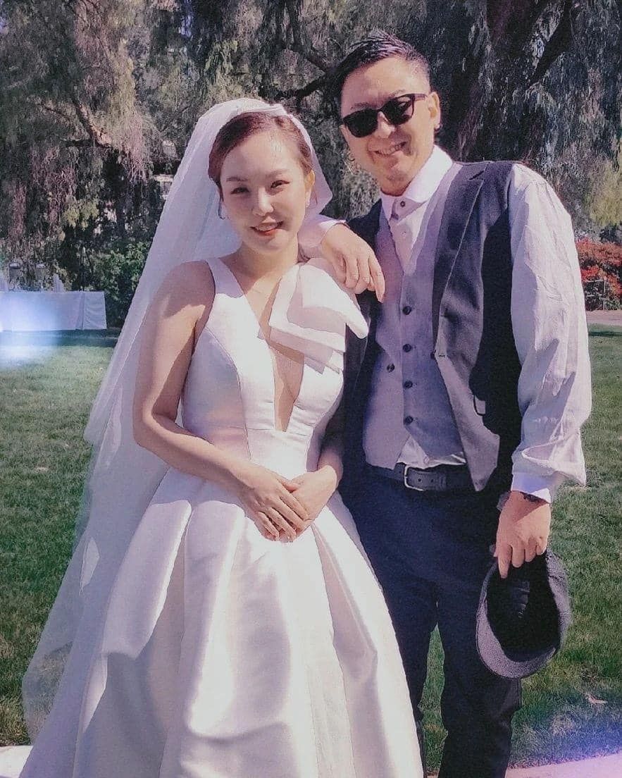 恭喜！台灣音樂教父「28歲女兒出嫁」深V白紗超美❤️　曝女婿身分「比老爸還會賺」安心託付心肝寶貝
