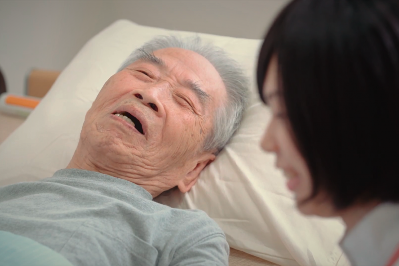 自己爸媽自己照顧！挺孕肚上夜班還要幫公公「翻身換尿布」　竟被小叔怨「不孝順」：難道是義務