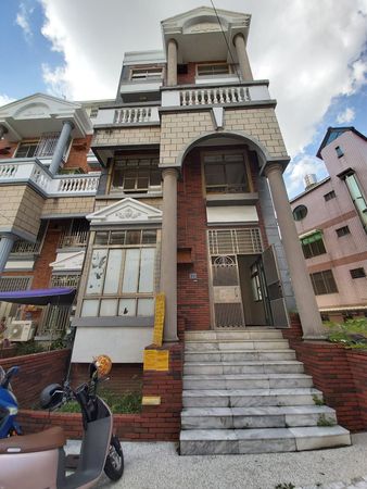 台南最兇豪宅！大膽命理師「處理後買下自住」4年後急拋售　租客還原「當年超兇詛咒」：佔屋者索命