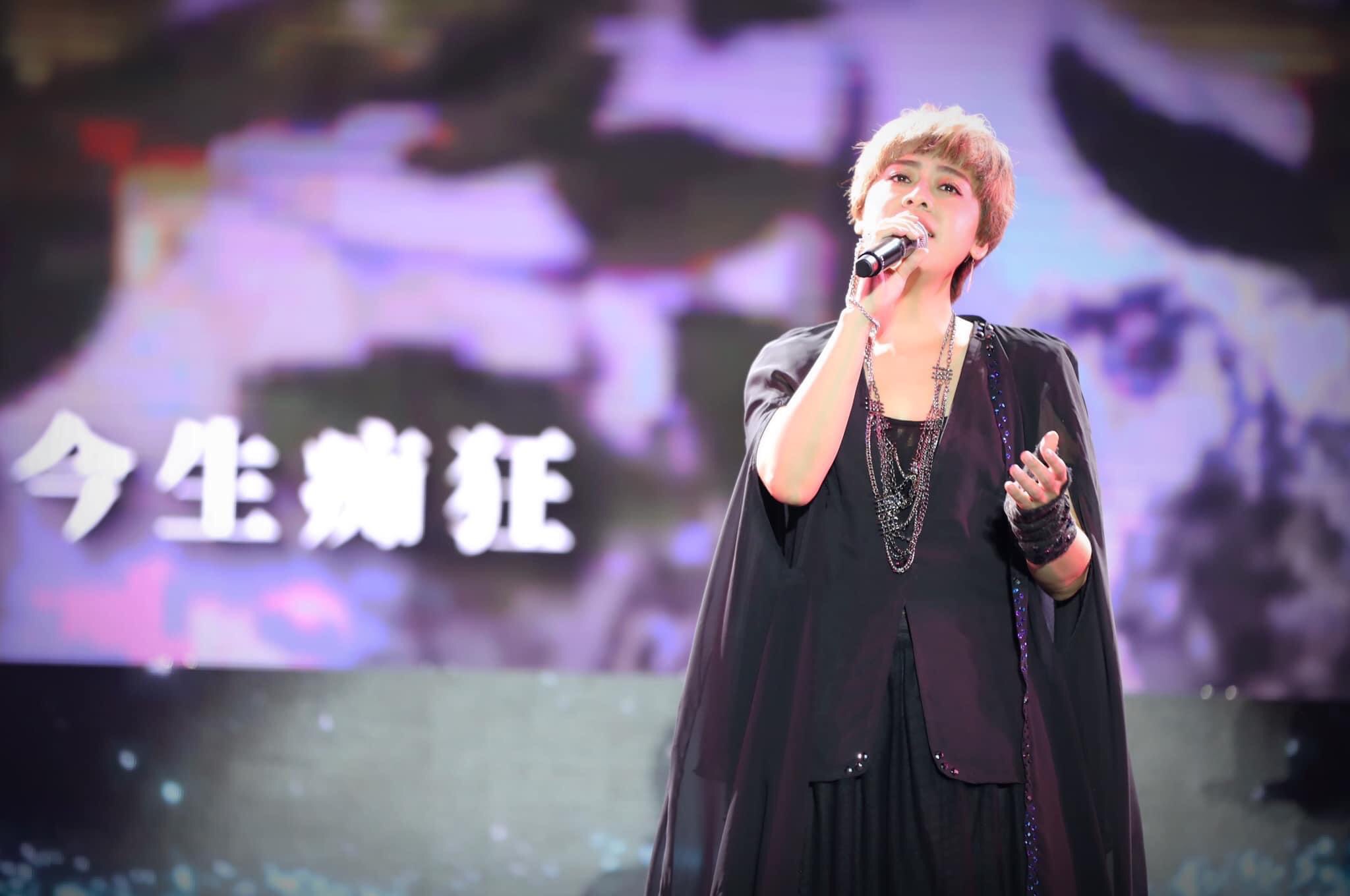 本業是工程師！金曲歌后「入圍三項大獎」合體7年男友放閃　「奪獎就求婚」他嗨喊：最看好女友