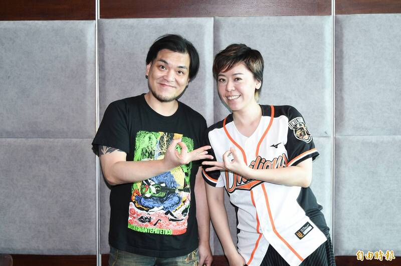 本業是工程師！金曲歌后「入圍三項大獎」合體7年男友放閃　「奪獎就求婚」他嗨喊：最看好女友