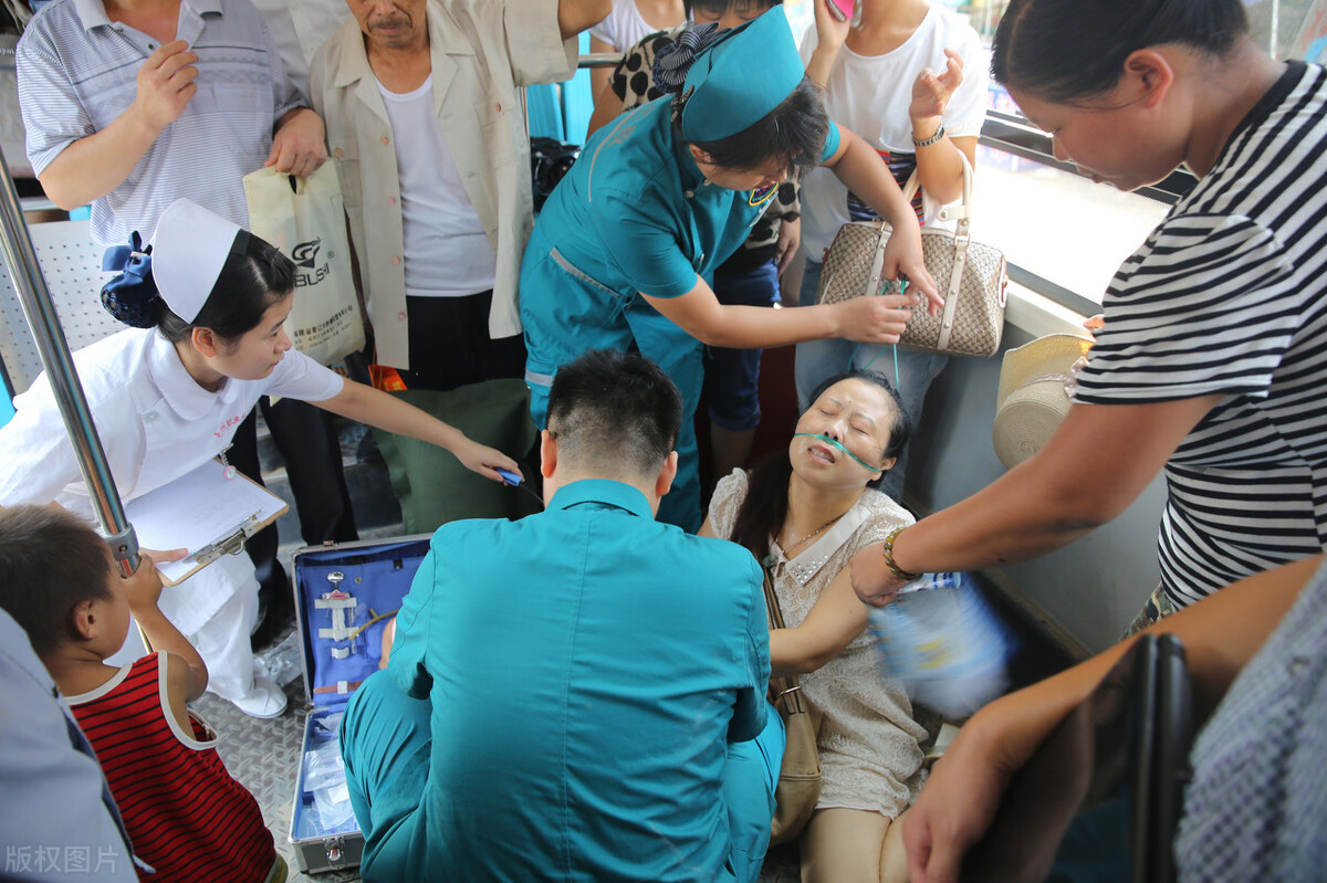 56歲阿姨中暑去世!從發作到離開不足10個小時 醫生提醒:身體「出現幾大症狀」要當心