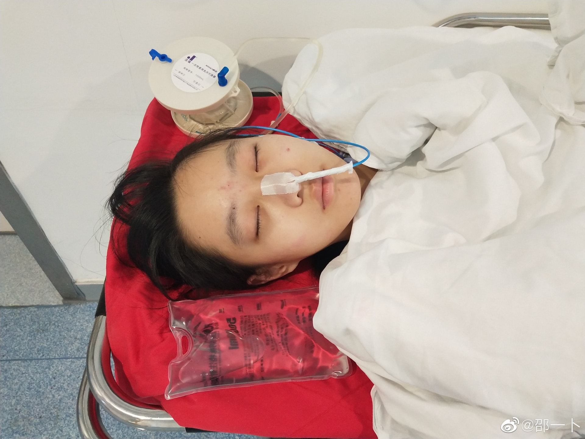 15歲童星遭霸凌輕生!她傷重還原狀況「電纜線救她一命」 淚崩「想不開不止一次」:該怎麼面對同學