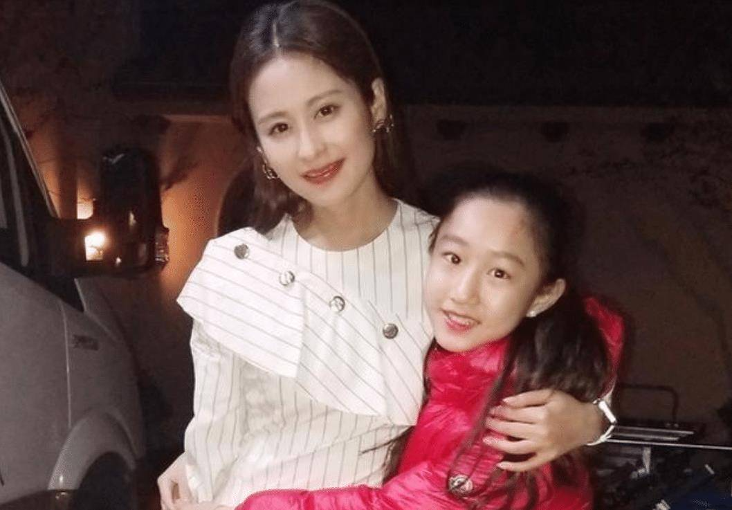 15歲童星遭霸凌輕生!她傷重還原狀況「電纜線救她一命」 淚崩「想不開不止一次」:該怎麼面對同學