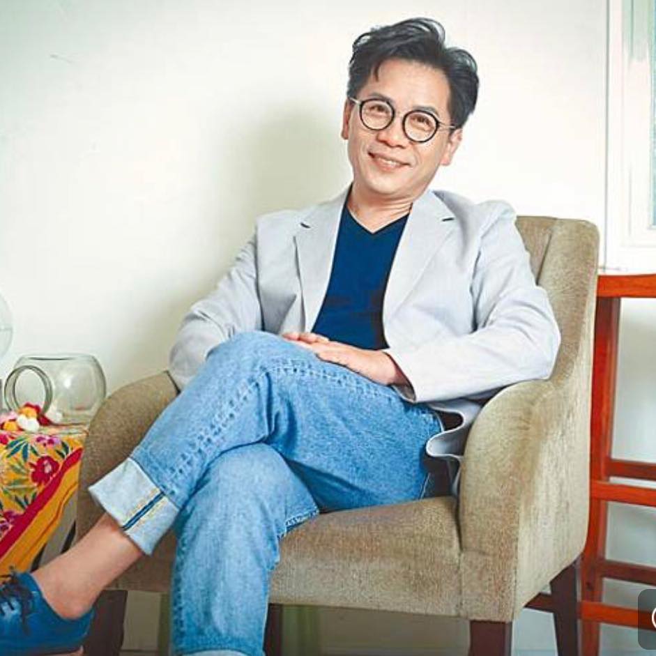 年輕受盡委屈！同事狂起鬨「許傑輝獨自包辦尾牙」吃力不討好　上台領獎「卻換來台下噓聲一片」從此人生改觀