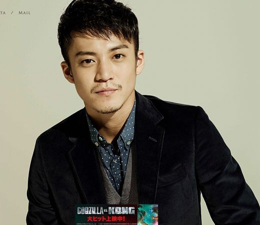 暖爸形象都演的!42歲影帝「跟2女零上衣狂歡」照片遭外流 被挖多人運動「背著孕妻偷吃」