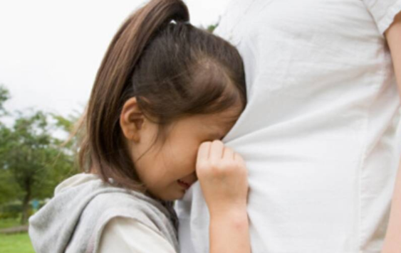 被人欺負！孩子問「我被打了可以還手嗎？」　媽媽的「高情商回答」挽救孩子的一生