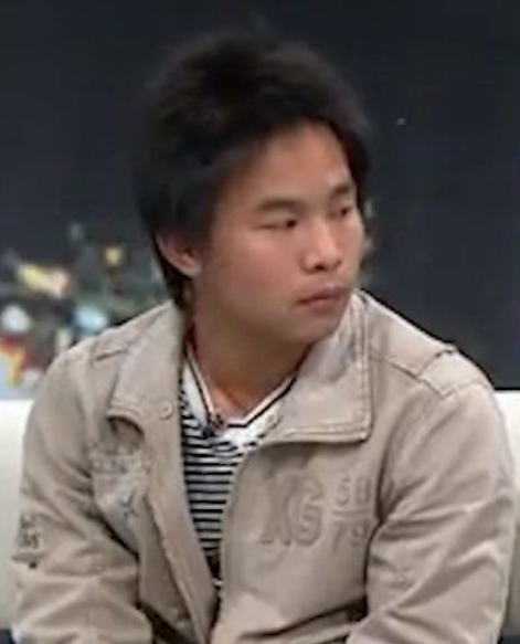 離奇曲折！女孩帶未婚夫「祭拜初戀男友」卻找不到墓地　在鐵籠中「見到活人」真相曝光