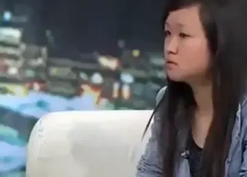 離奇曲折！女孩帶未婚夫「祭拜初戀男友」卻找不到墓地　在鐵籠中「見到活人」真相曝光