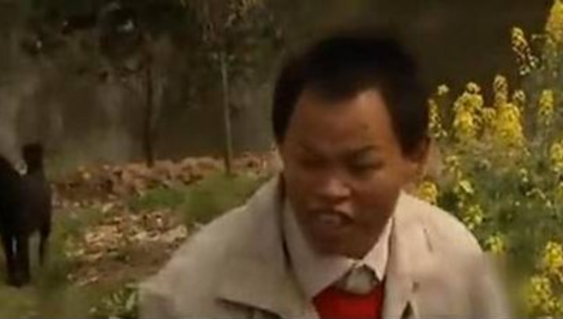 離奇曲折！女孩帶未婚夫「祭拜初戀男友」卻找不到墓地　在鐵籠中「見到活人」真相曝光