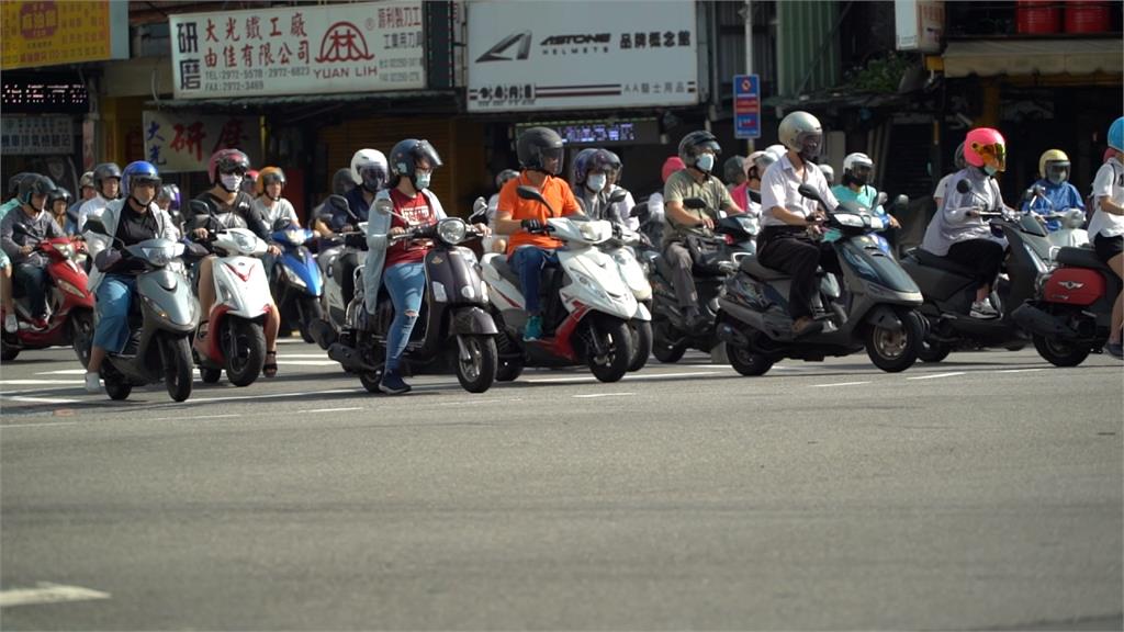 機車被撞爛！車行老闆維修喊「檢查先收1千」合理嗎　網曝內幕「就怕被黑店坑」