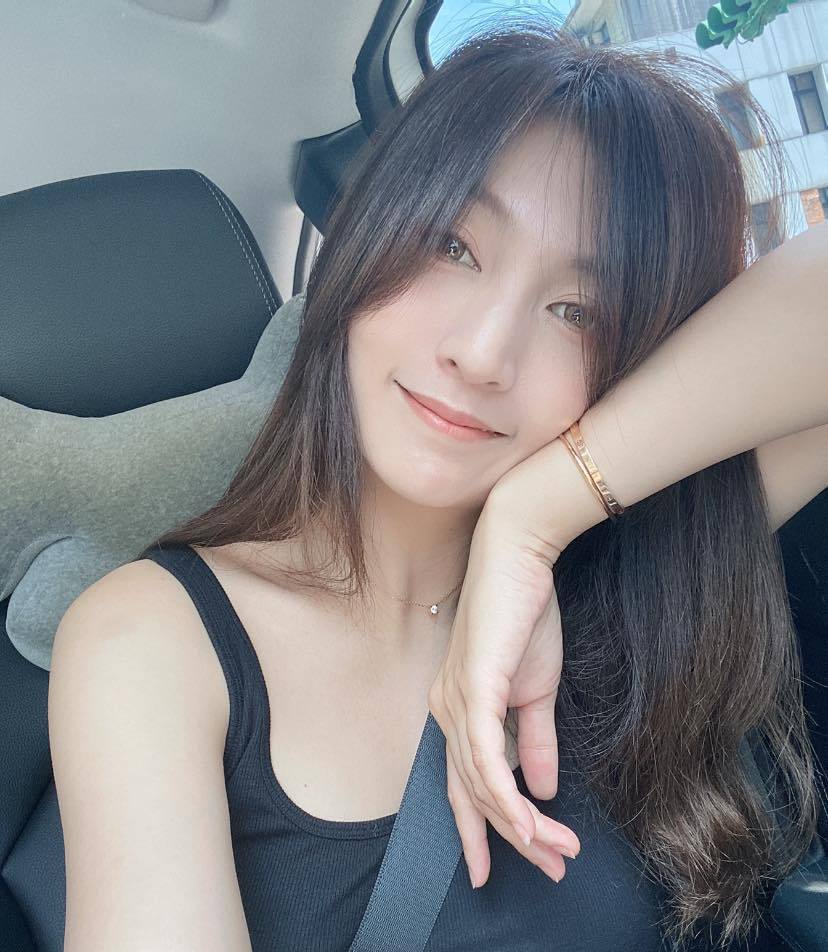 逃過一劫！阿翔老婆「倒車壓死亡邊線」險一屍兩命　救命恩人「留下空號消失9年」女兒：他是鬼！