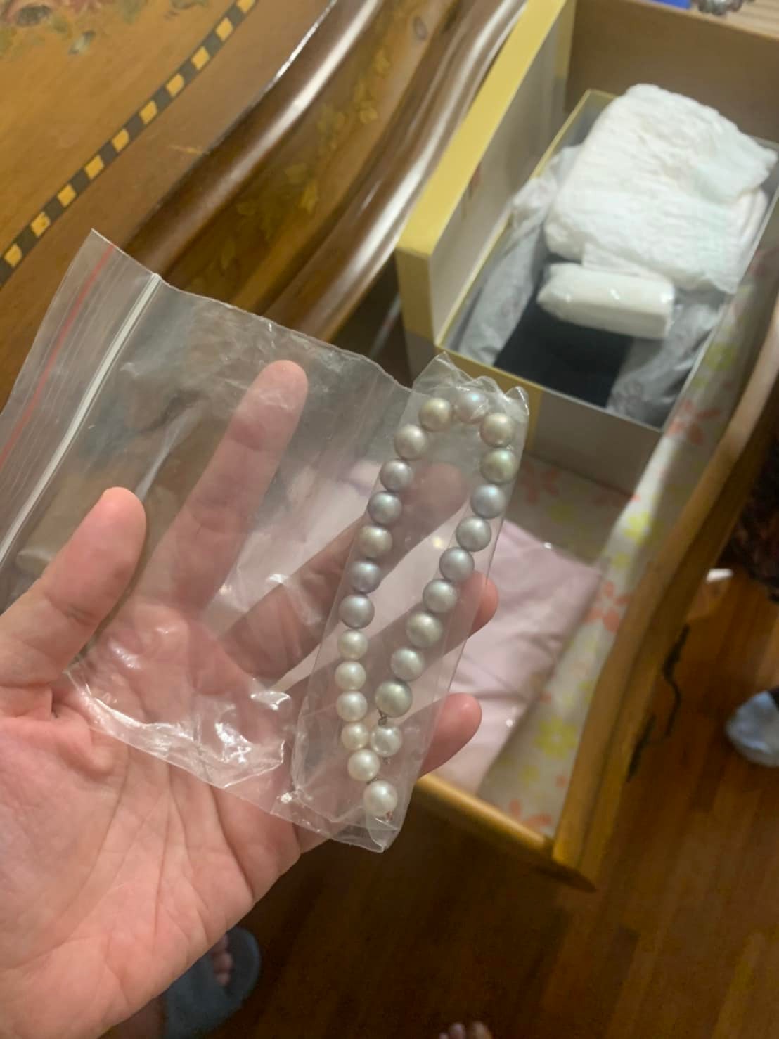 把兒子夫妻叫來！他曝「媽媽自己挑好壽衣」堅持用名牌絲巾蓋臉　「連塔位都付清」全家笑著討論：最棒生命教育