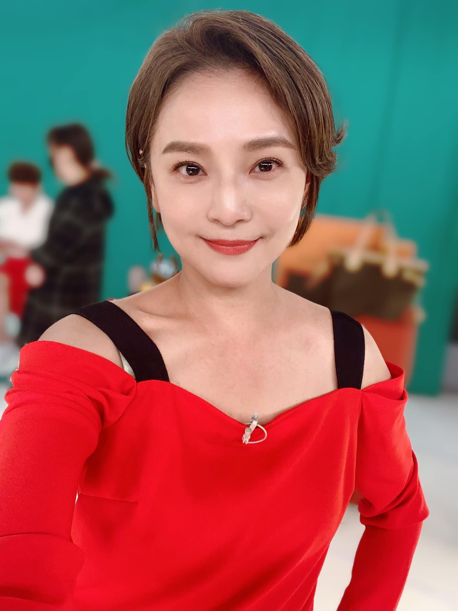 30年沒變！50歲花系列女星「腰酸背痛嘆認老」　曬「絕美凍齡照」網羨：好嫩啊