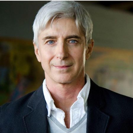 男星神隱多年驚傳逝世!經紀人證實「長期罹病在家中走了」享年63歲 家人哀慟「他的精神將會延續」