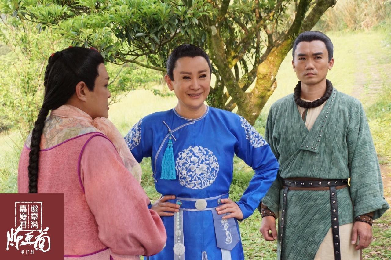 感動萬分！陳亞蘭「台師大碩士畢業」獲傑出學生肯定　求學「一口氣接2部大戲」連恩師都讚：好不容易
