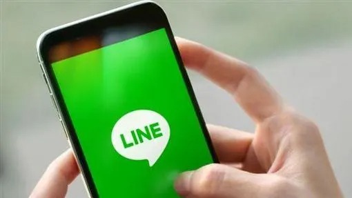 我兒以前很乖！「現在LINE封鎖我、過年不回家」母控律師帶壞兒　「他回一封信反擊」搖頭：請先反省自己