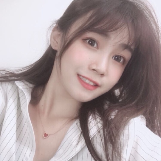 小新看到都狂讚!大眼美女「神還原美冴日常造型」超時尚 再配出「月野兔少女外型」美麗滿分❤️