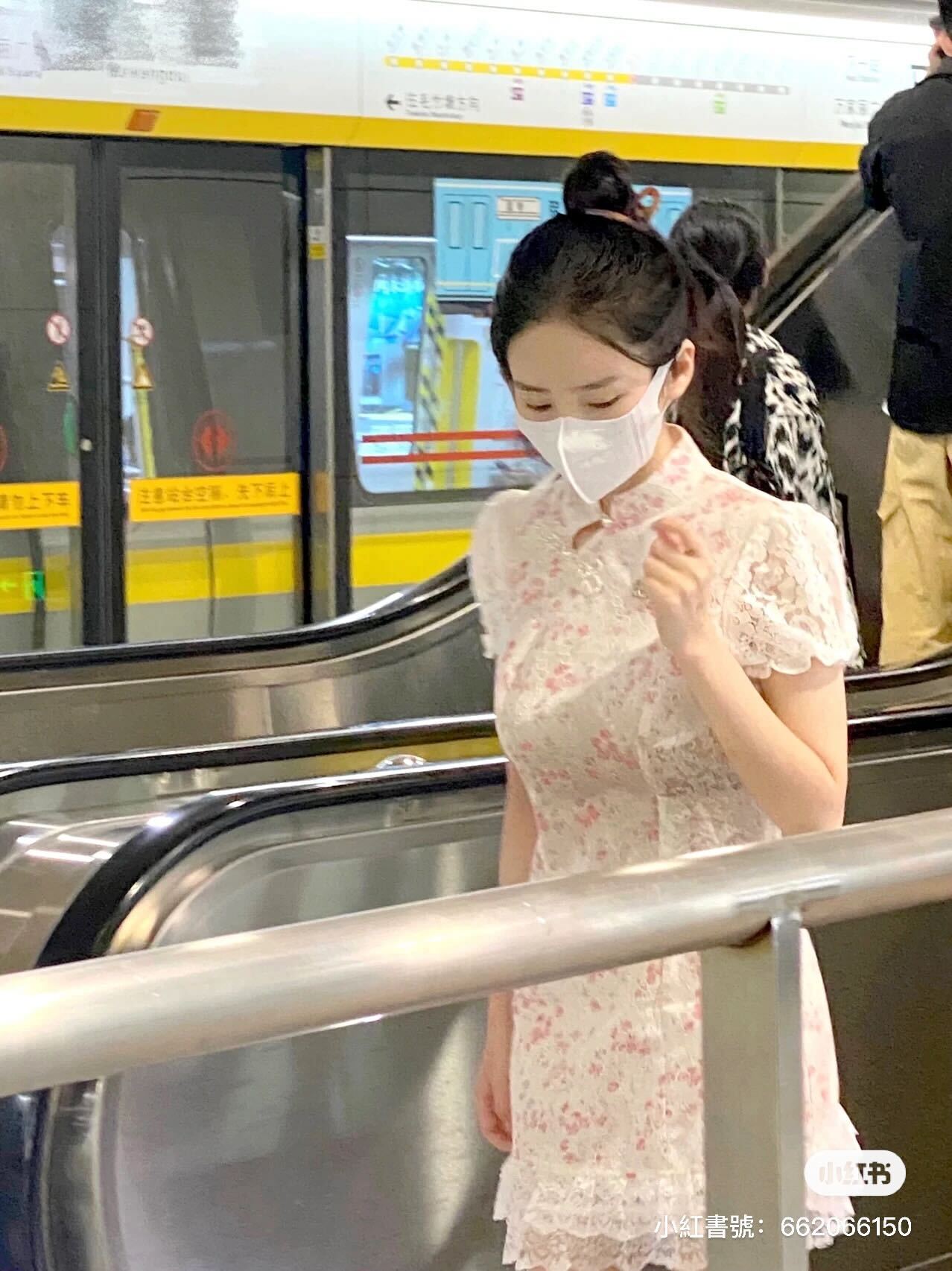 把春天穿在身上！地鐵上出現「口罩漢服女孩」粉嫩色系超萌　口罩下「甜甜笑容電翻」穿旗袍也超Q