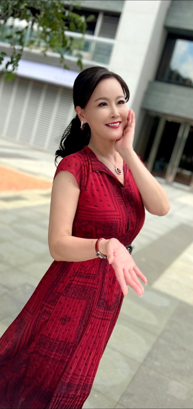 從小被笑沒娘！51歲女星和爸相依「7歲到工地搬磚頭養家」　靠自己轉運「買2500萬孝親房」憾父來不及享福
