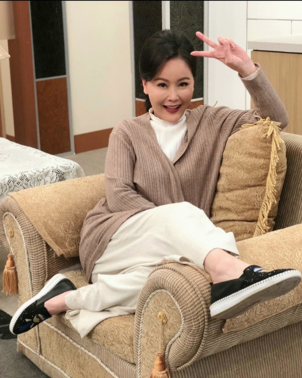 從小被笑沒娘！51歲女星和爸相依「7歲到工地搬磚頭養家」　靠自己轉運「買2500萬孝親房」憾父來不及享福