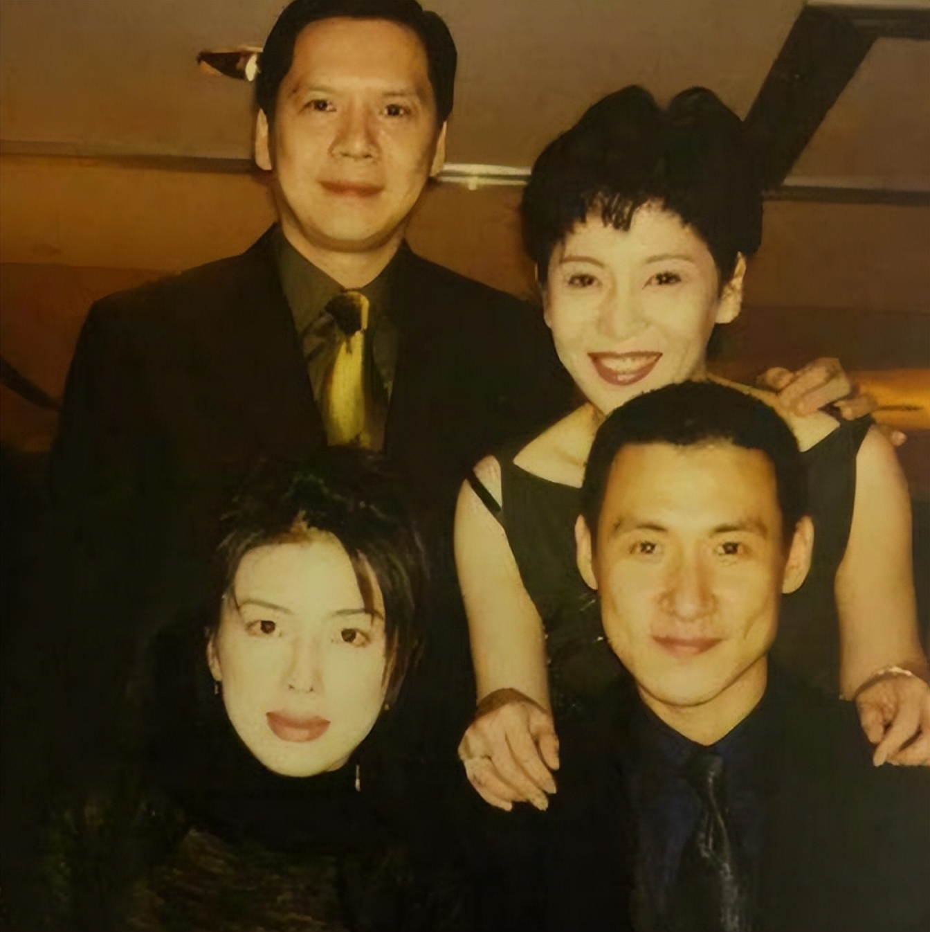 前夫是向華強！最大度元配離婚「一心向佛」被供養40年 　「現任視為大姐」境況曝光