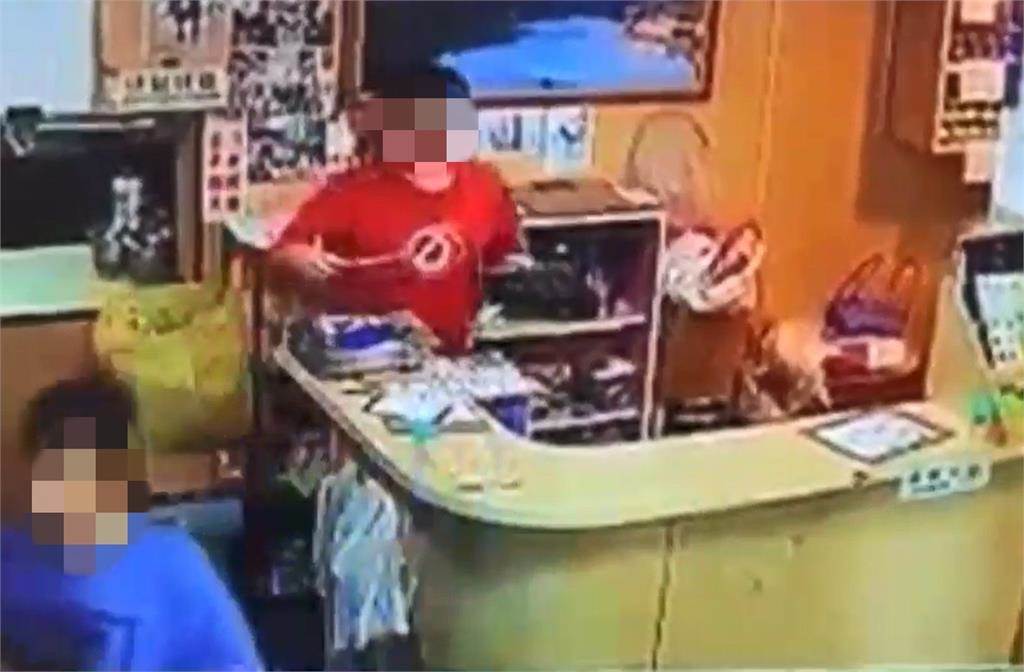 7名男女駕BMW聚餐！消費3700元搶著買單　「櫃檯前僵持不下」結局讓老闆娘錯愕
