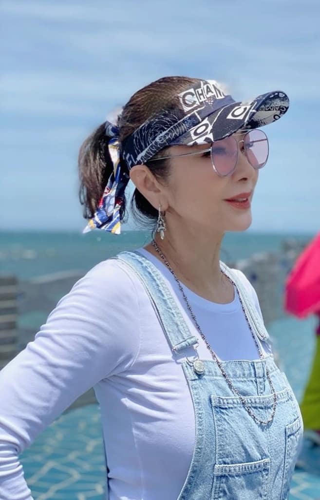 花錢買回單身值得！陳美鳳休夫後更精彩「越活越逆齡」　「靠五老度餘生」把時間拿來寵自己