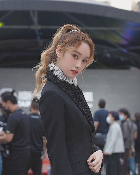 拒絕爸爸金援！黃品源19歲愛女「遺傳媽混血美貌」首曝光　撿超市爛菜吃「苦存20萬圓夢」