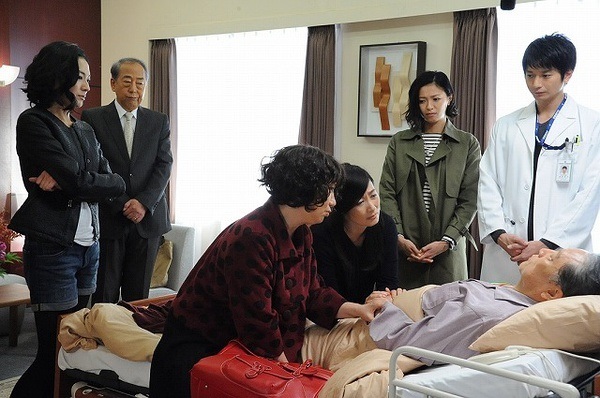 不願拖累子孫！黃越綏當好友遺囑見證人「眼前一幕好淒涼」　邀3兒女「每年舉辦10天家族聚會」趁機交代身後事