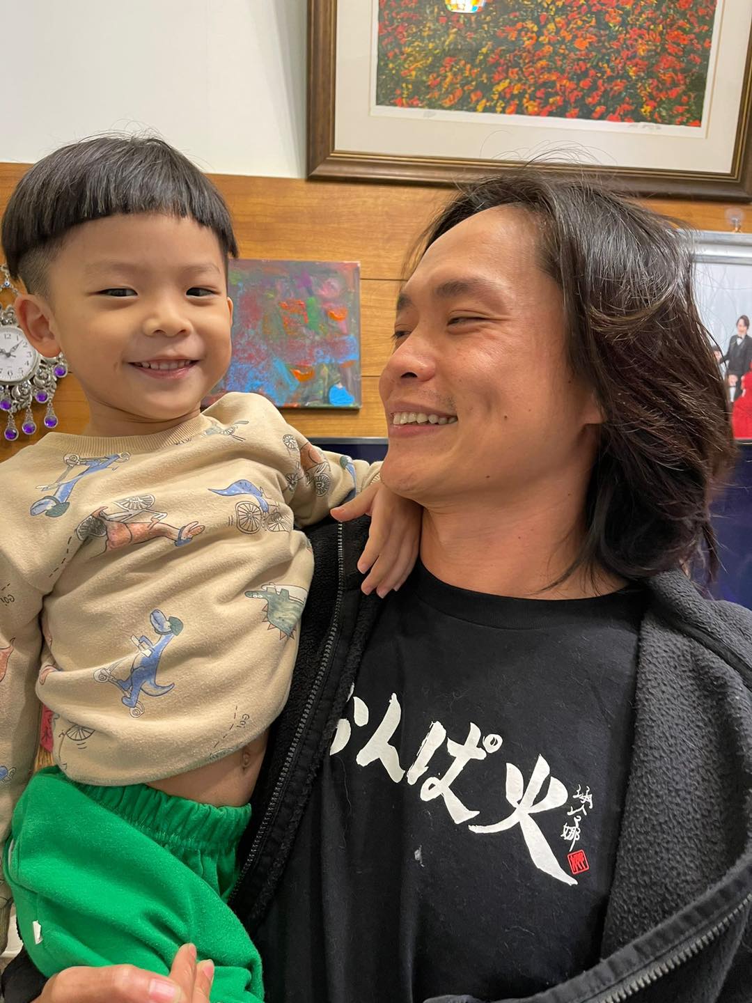 窮到吃吐司配水！黃鐙輝「不到40歲擁3房」首公開理財心法　只為家人花錢「對自己超級摳」：東西能用就好