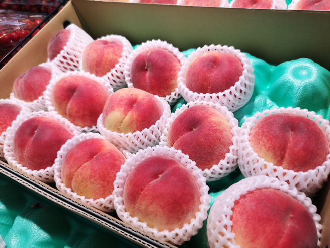 婆婆在醫院療養！公公偷買「3顆千元水蜜桃給媳婦」　再三叮囑「趁婆婆回來前吃掉」暗示藏暖心洋蔥