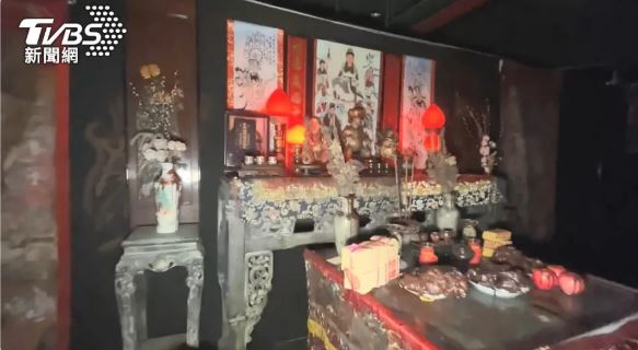 公公常待神明廳？人妻半夜偷看「驚見真相」崩潰求助　「監視器全都錄下」夫痛苦道歉