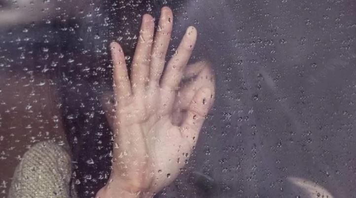 公公常待神明廳？人妻半夜偷看「驚見真相」崩潰求助　「監視器全都錄下」夫痛苦道歉