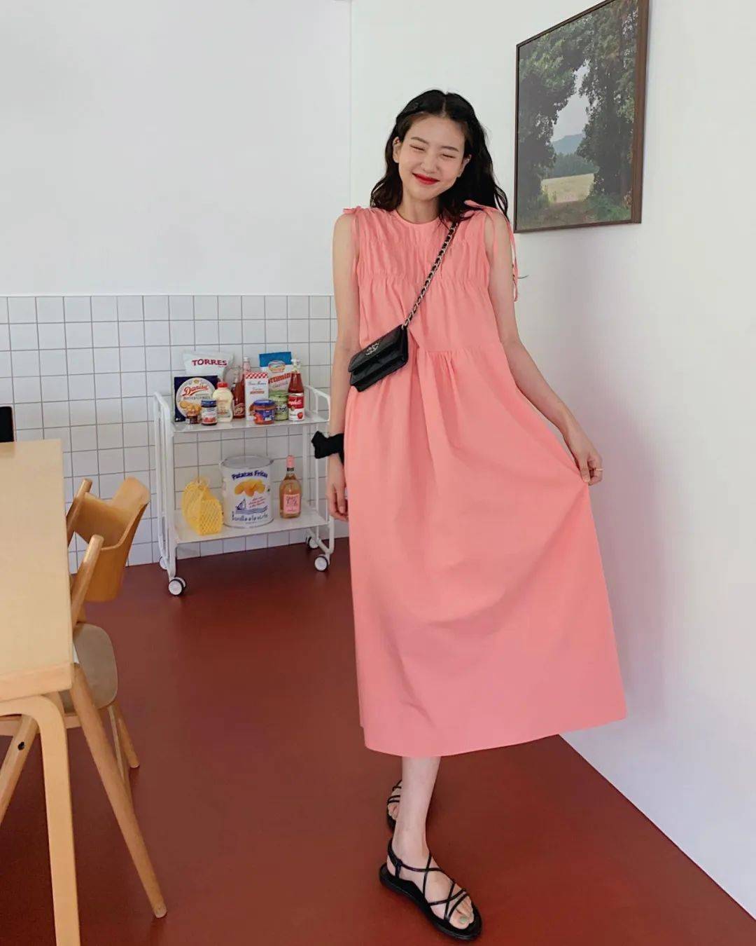 今夏最流行這條裙子！女人40歲後「最愛穿它」　 簡單舒服的搭配：藏肉又涼快