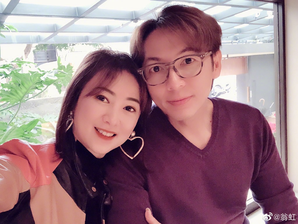 比媽媽更美！半百凍齡女神「合體14歲愛女」破身世傳聞　「超仙美貌曝光」大勝她風韻猶存