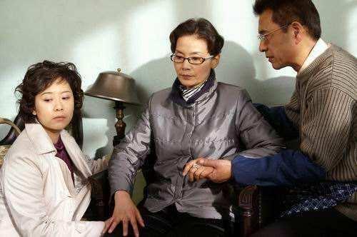 婆婆生病住院！回家朝親戚哭訴「媳婦罪狀」　人妻「甩關鍵證據」她瞬間閉嘴
