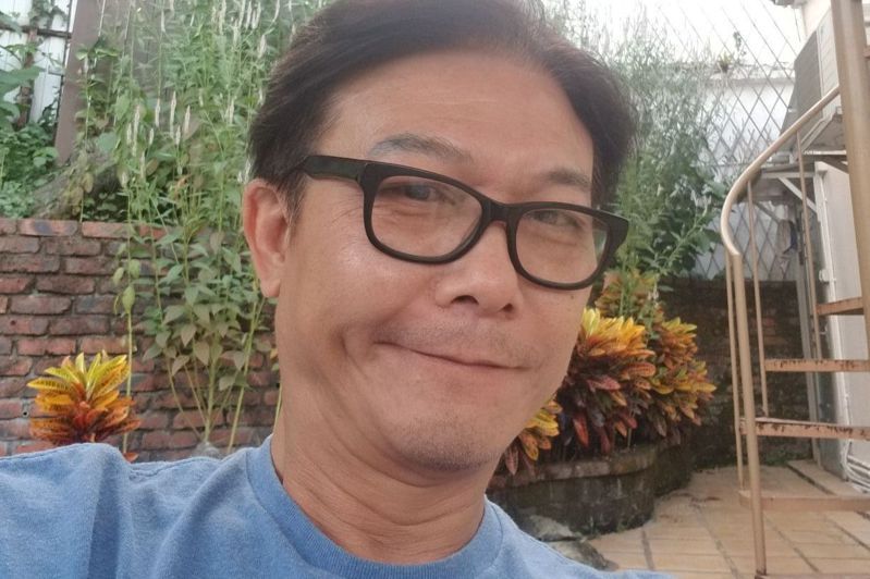 差點認不出來！59歲男星「身形暴瘦現身」臉頰凹陷　親揭真相「擔憂會有意外」：一天一餐就夠