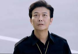 差點認不出來！59歲男星「身形暴瘦現身」臉頰凹陷　親揭真相「擔憂會有意外」：一天一餐就夠