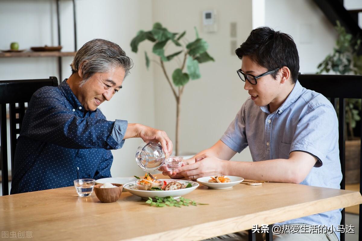 兒子想接母親到身邊養老！65歲的母親：可以「但我有5個前提條件」　很現實「但句句在理」值得大家借鑒