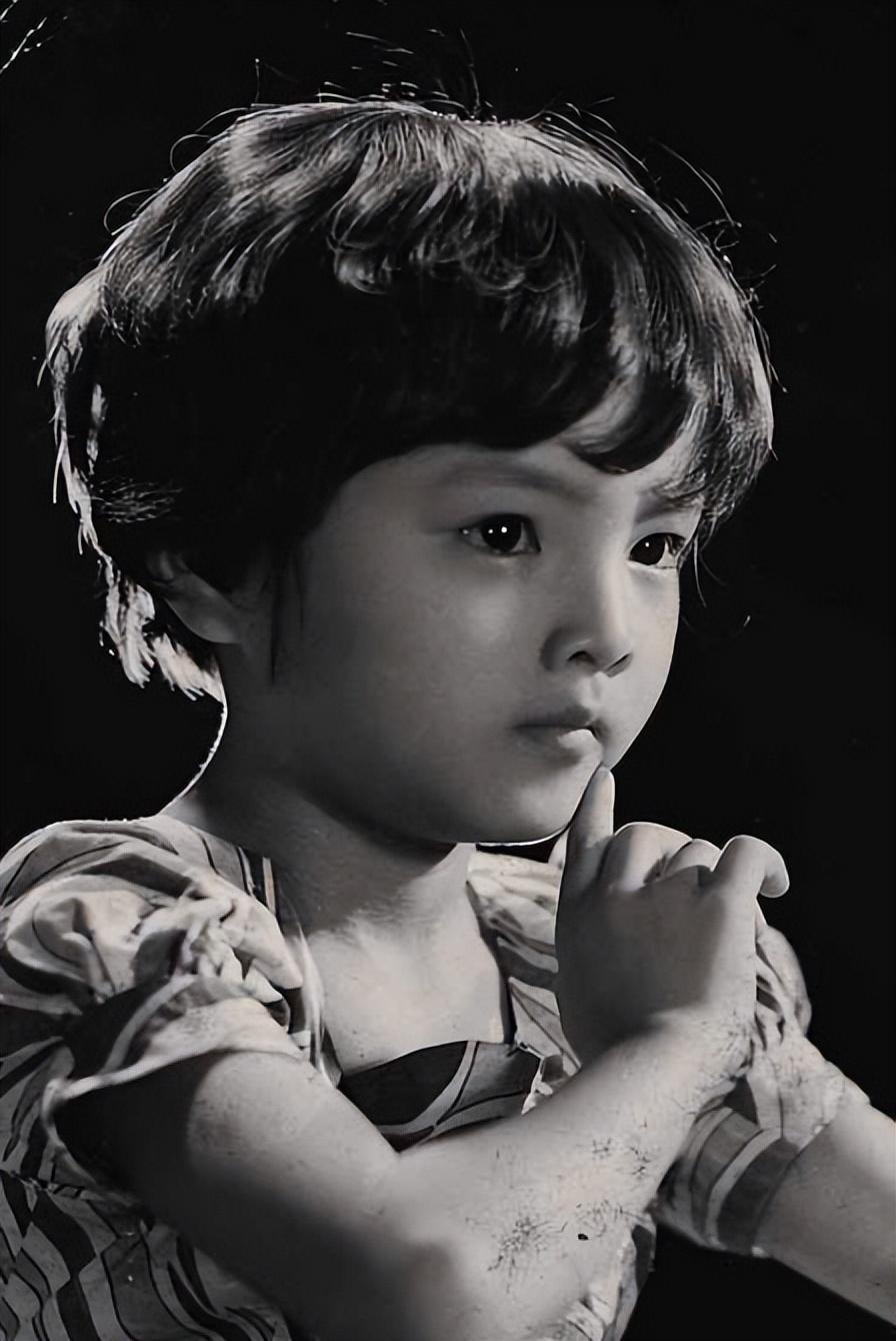 最慘童星！5歲出道「是家裡搖錢樹」13歲被迫打針停止長高　今60歲：選擇與過去和解