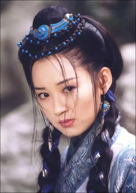 最美任盈盈！當年愛上已婚富商「結局不勝唏噓」　53歲仍單身「被問生理需求」高情商回應