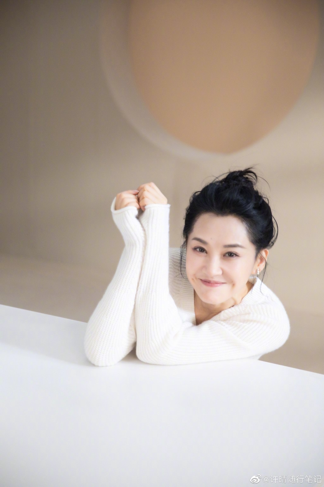 最美任盈盈！當年愛上已婚富商「結局不勝唏噓」　53歲仍單身「被問生理需求」高情商回應